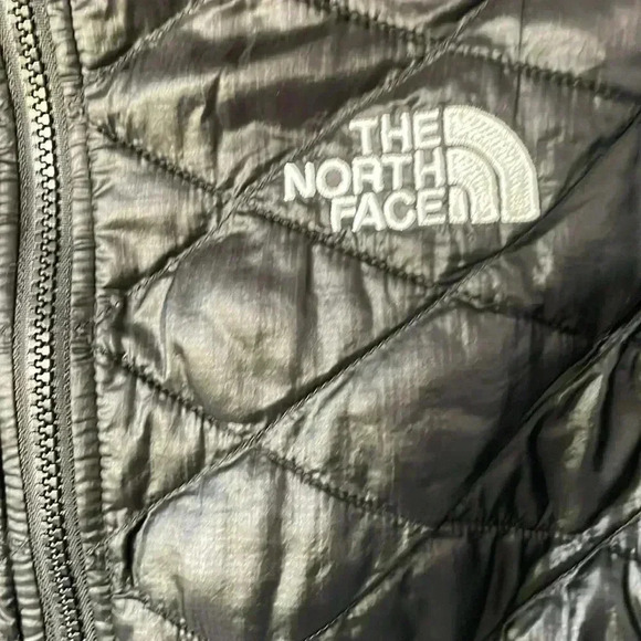 The North Face Thermoball trekker vest - Picture 2 of 9